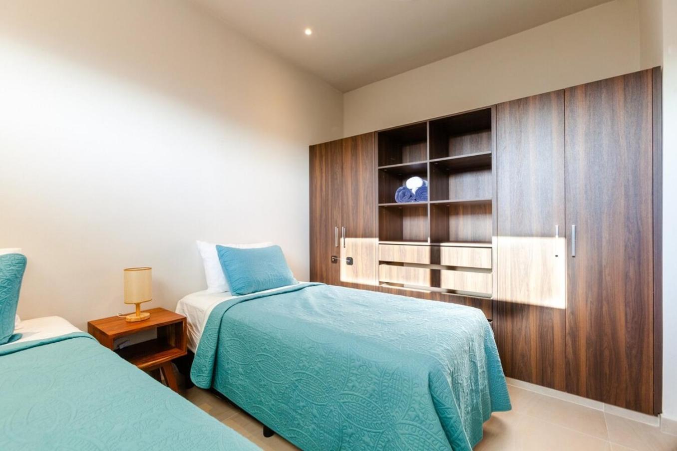 Modern Wifi 200mb, 2 Gyms, 6pools, Balcony