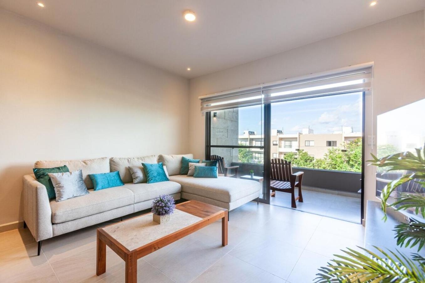 Holiday home Modern Wifi 200mb, 2 Gyms, 6pools, Balcony