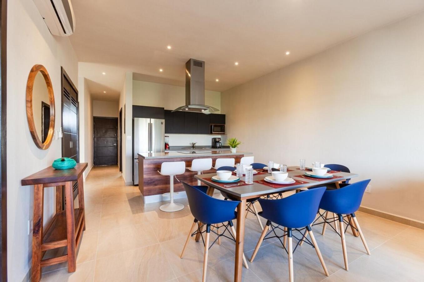 Holiday home Modern Wifi 200mb, 2 Gyms, 6pools, Balcony Playa del Carmen