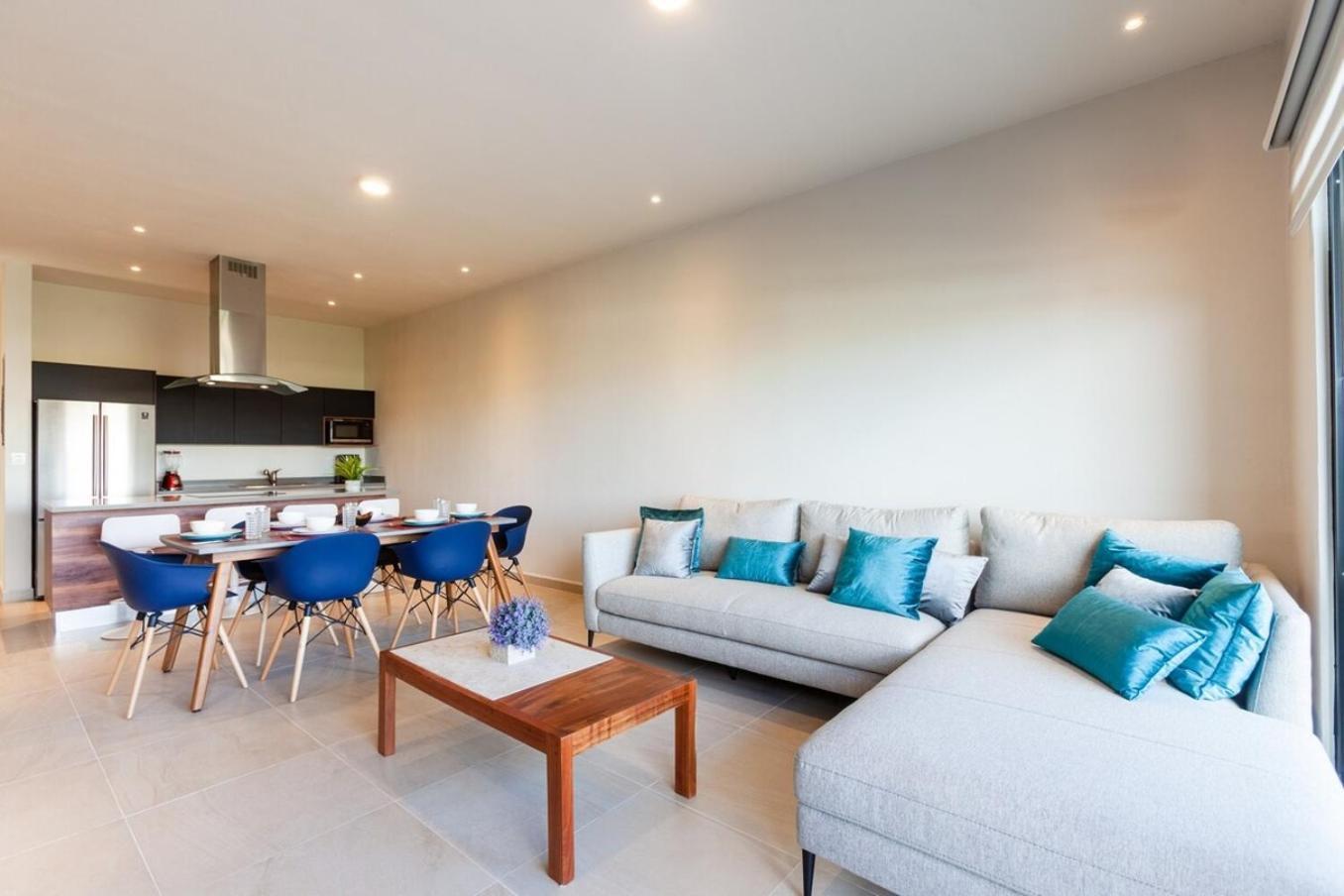 Modern Wifi 200mb, 2 Gyms, 6pools, Balcony