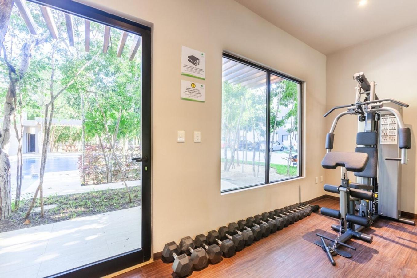 Holiday home Modern Wifi 200mb, 2 Gyms, 6pools, Balcony Playa del Carmen