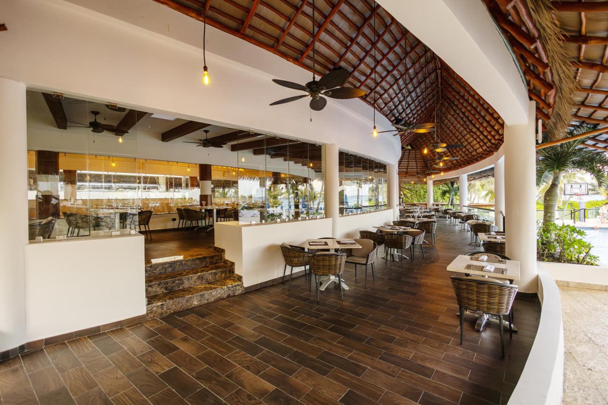 The Reef Playacar & Resort 4*