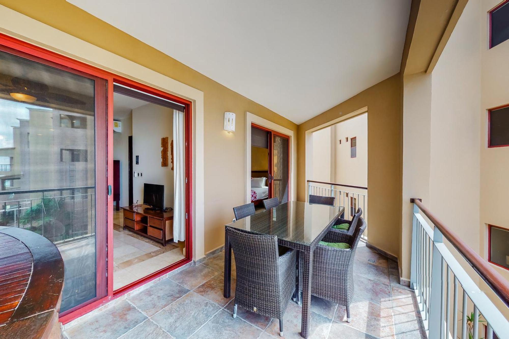 Residences El Faro, Coral 305 Apartment *