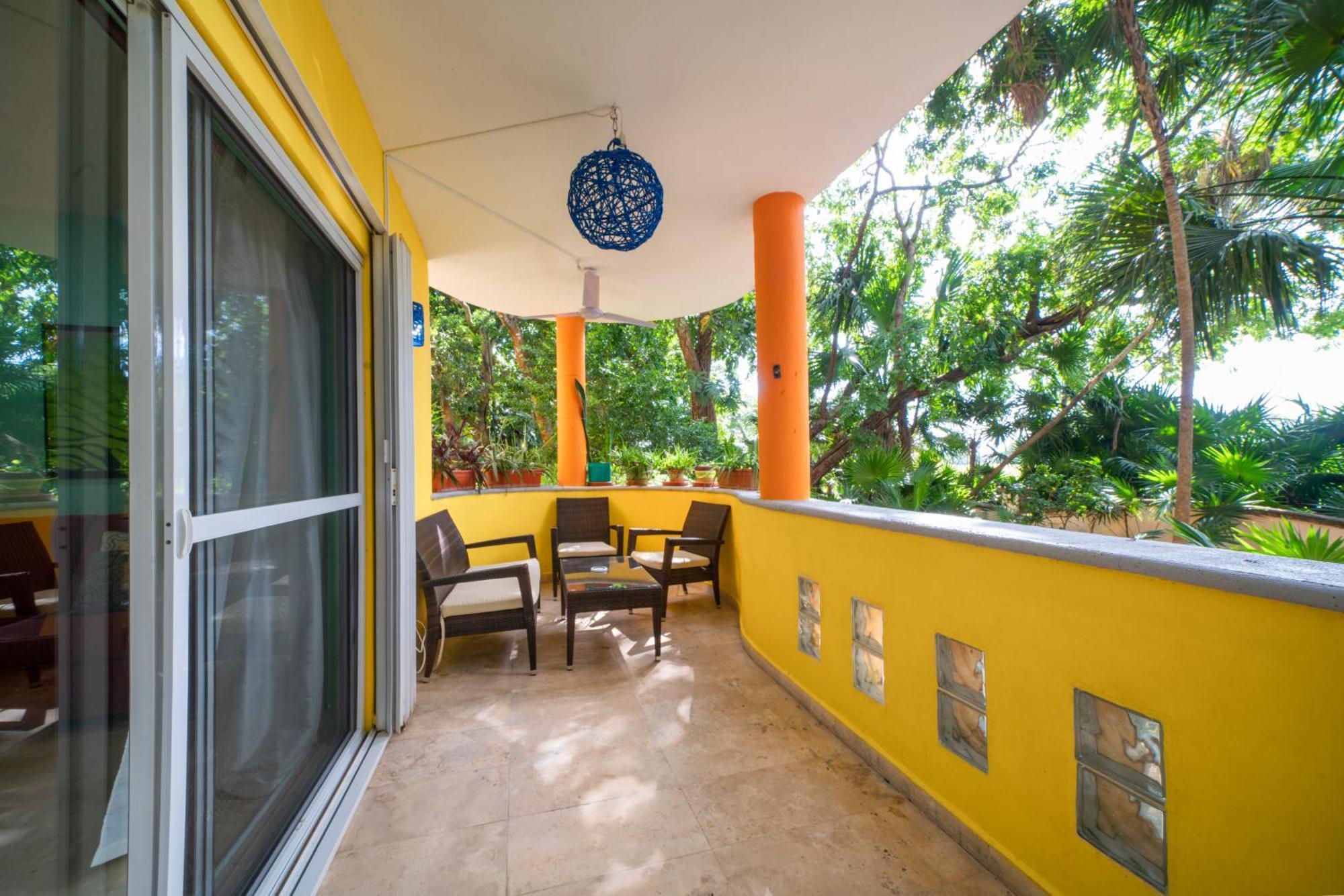 2 Bedroom For 8 Guests - Only 5 Min Walk To - At Playacar, Chac Ha Playa del Carmen