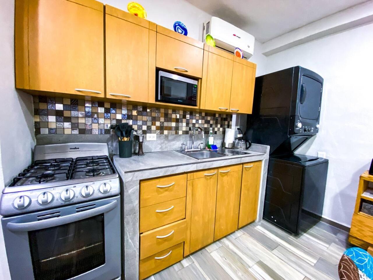 Downtown Hacienda Style 1br With Pool Steps To