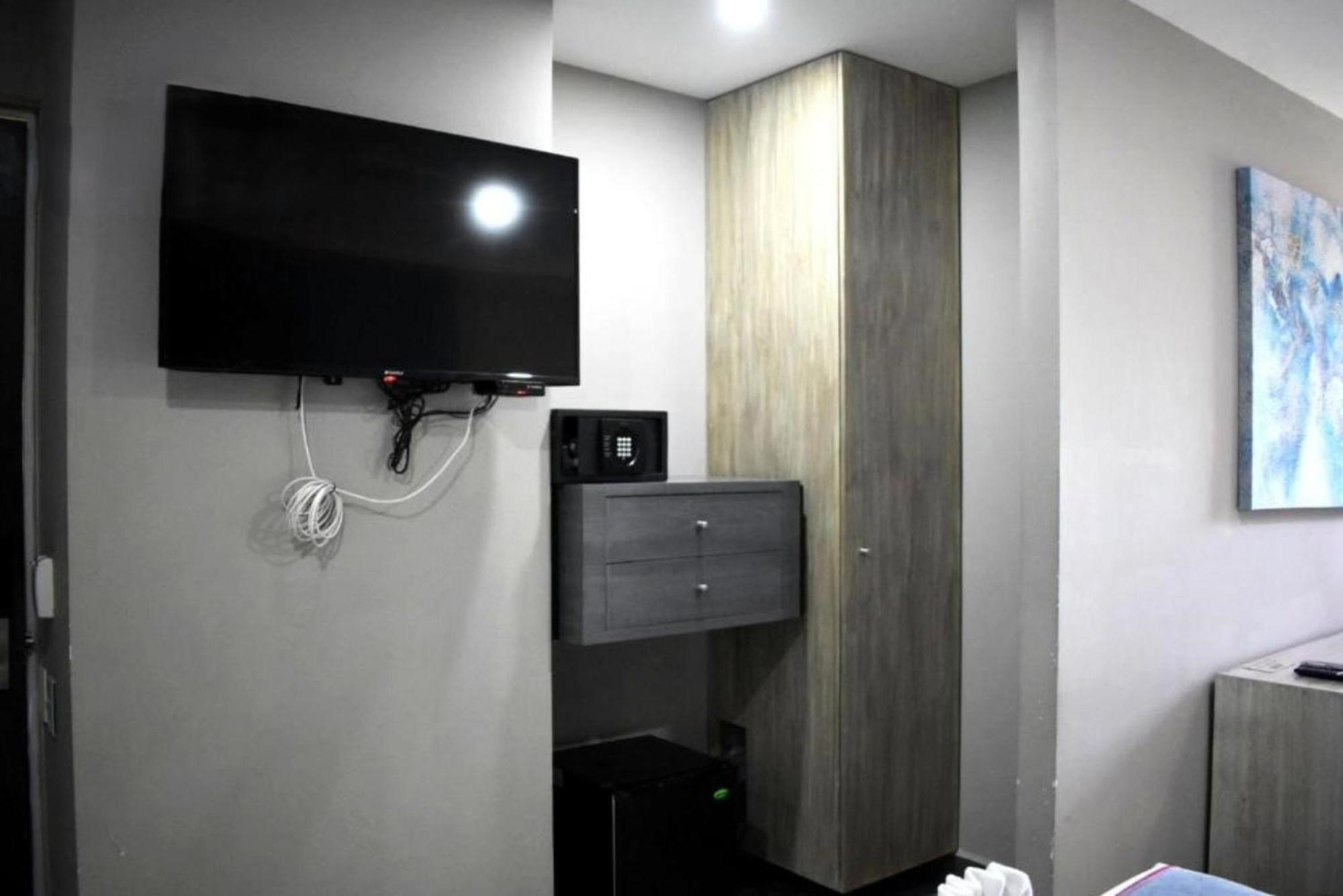 Illusion Xpress I Attraction Deluxe Hotel