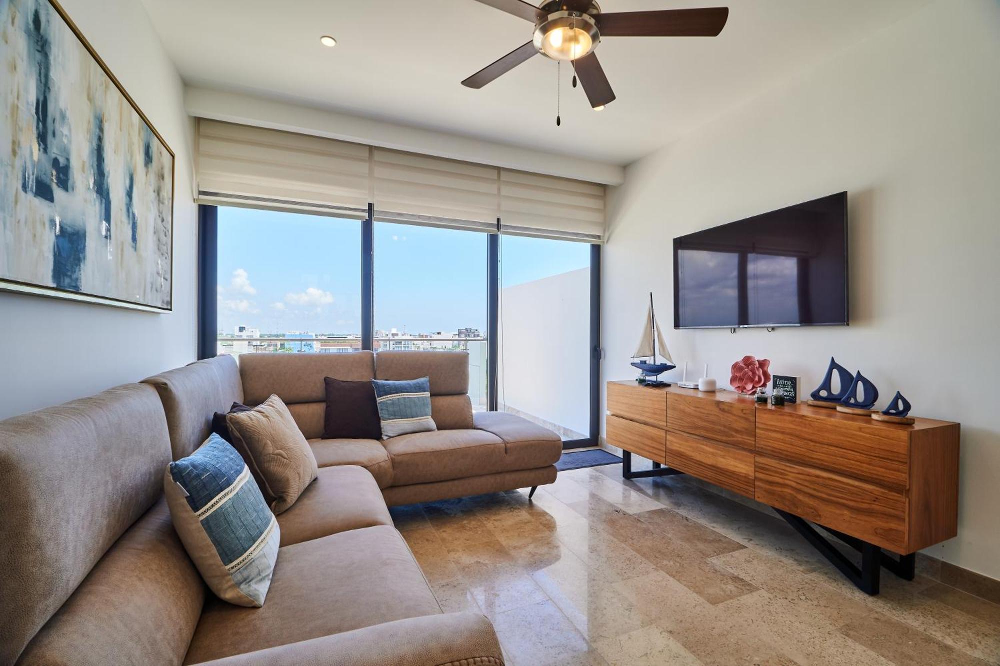 Luxury 2-story With Jacuzzi Apartment