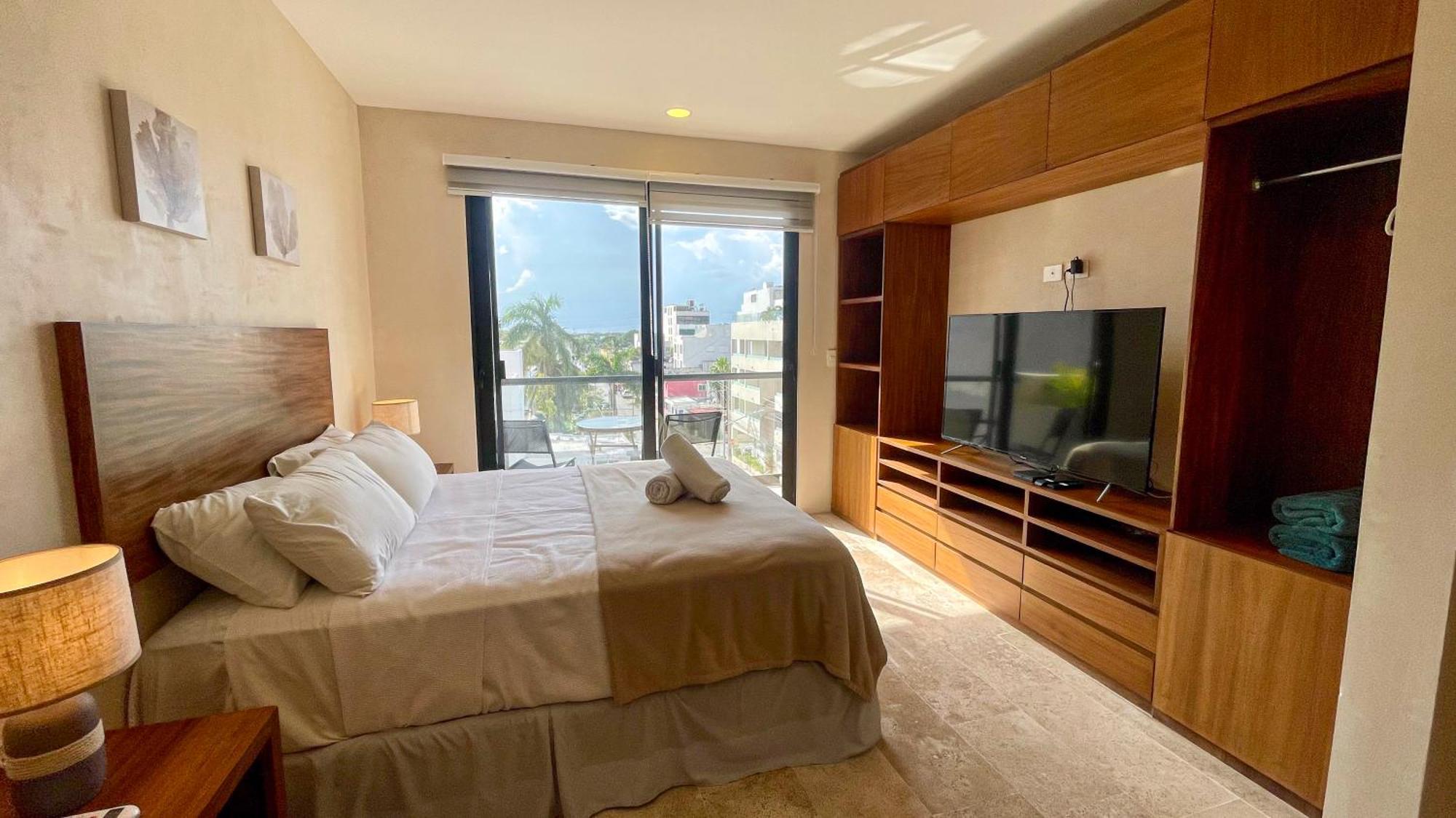 Savage 1br Rooftop Apartment