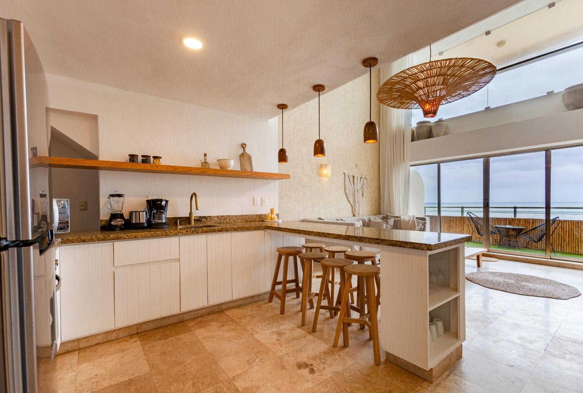 Ocean Plaza By Zama Homes Apartment