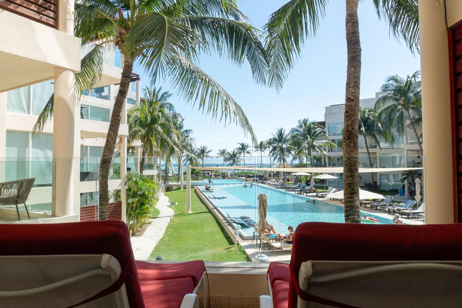 Aparthotel The Elements Oceanfront & Beachside 4*