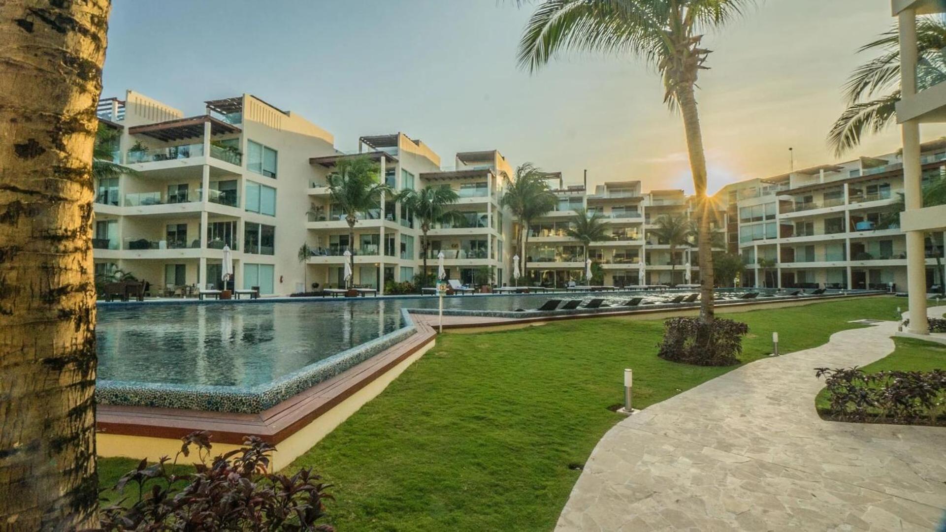 Aparthotel The Elements Oceanfront & Beachside Playa del Carmen