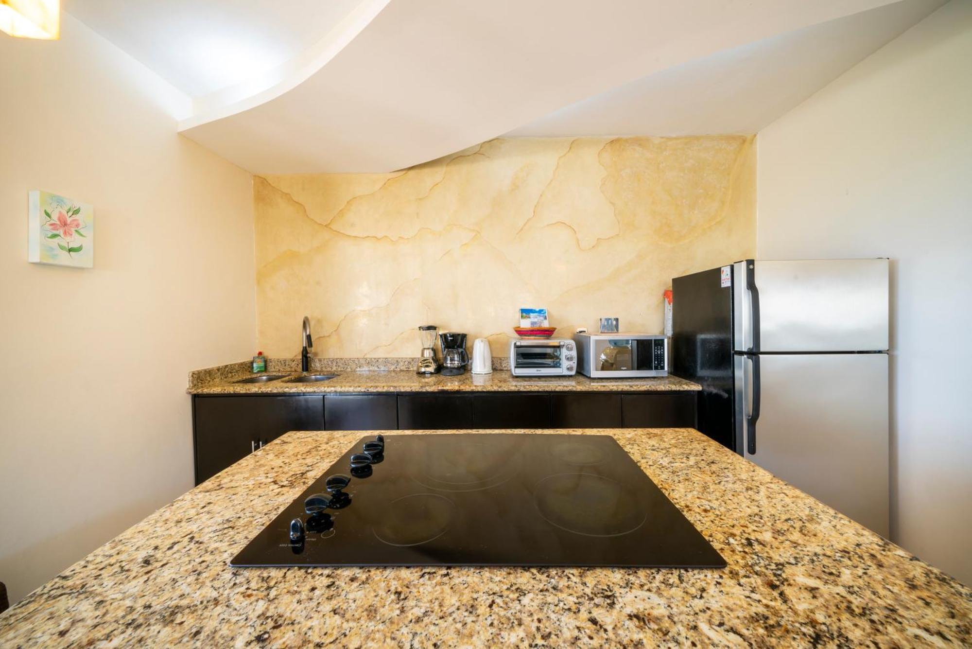 Beachfront 1 Bedroom - El Faro, Surf 407 Casa de férias Playa del Carmen