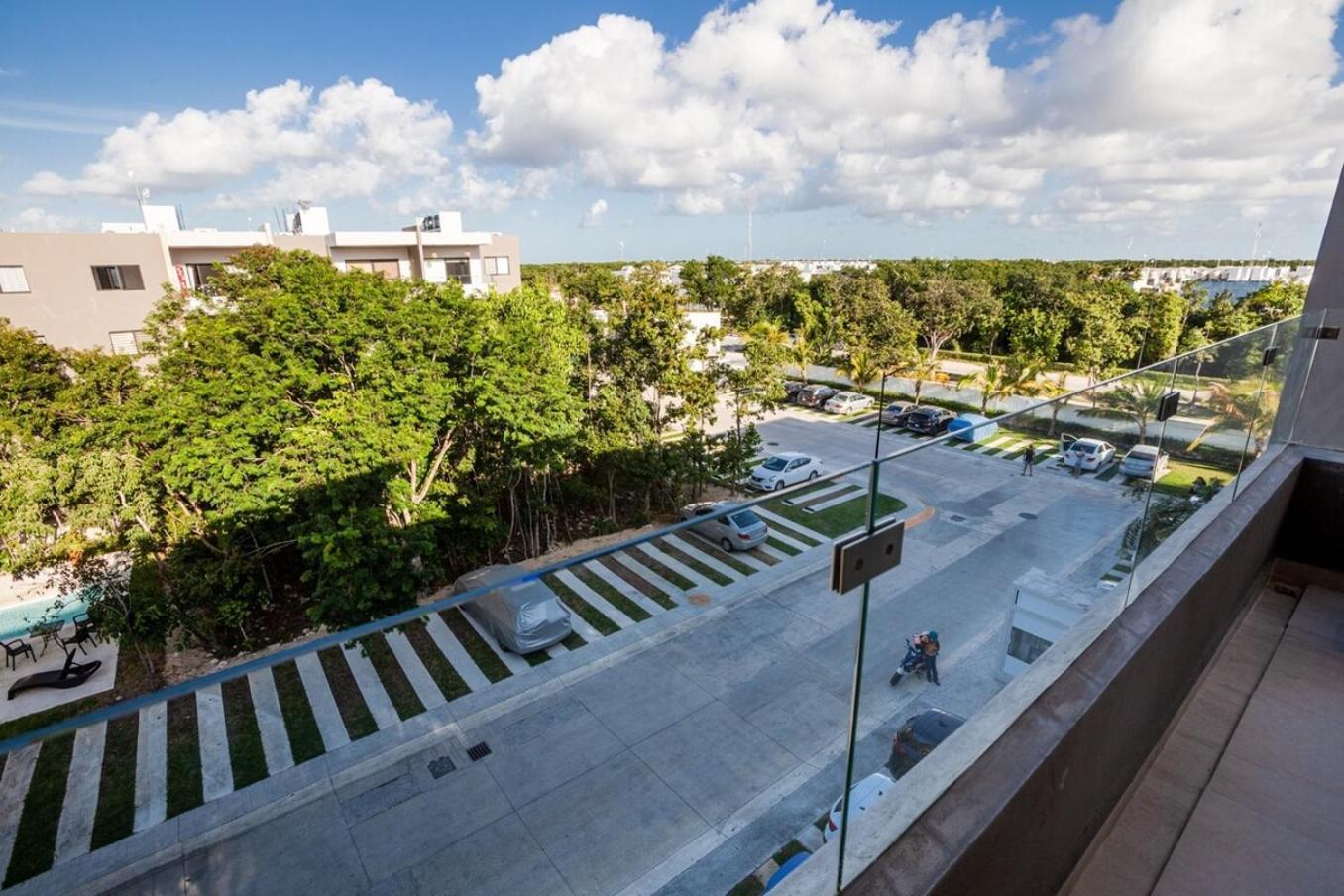 Modern Wifi 200mb, 2 Gyms, 6pools, Balcony Ferienhaus