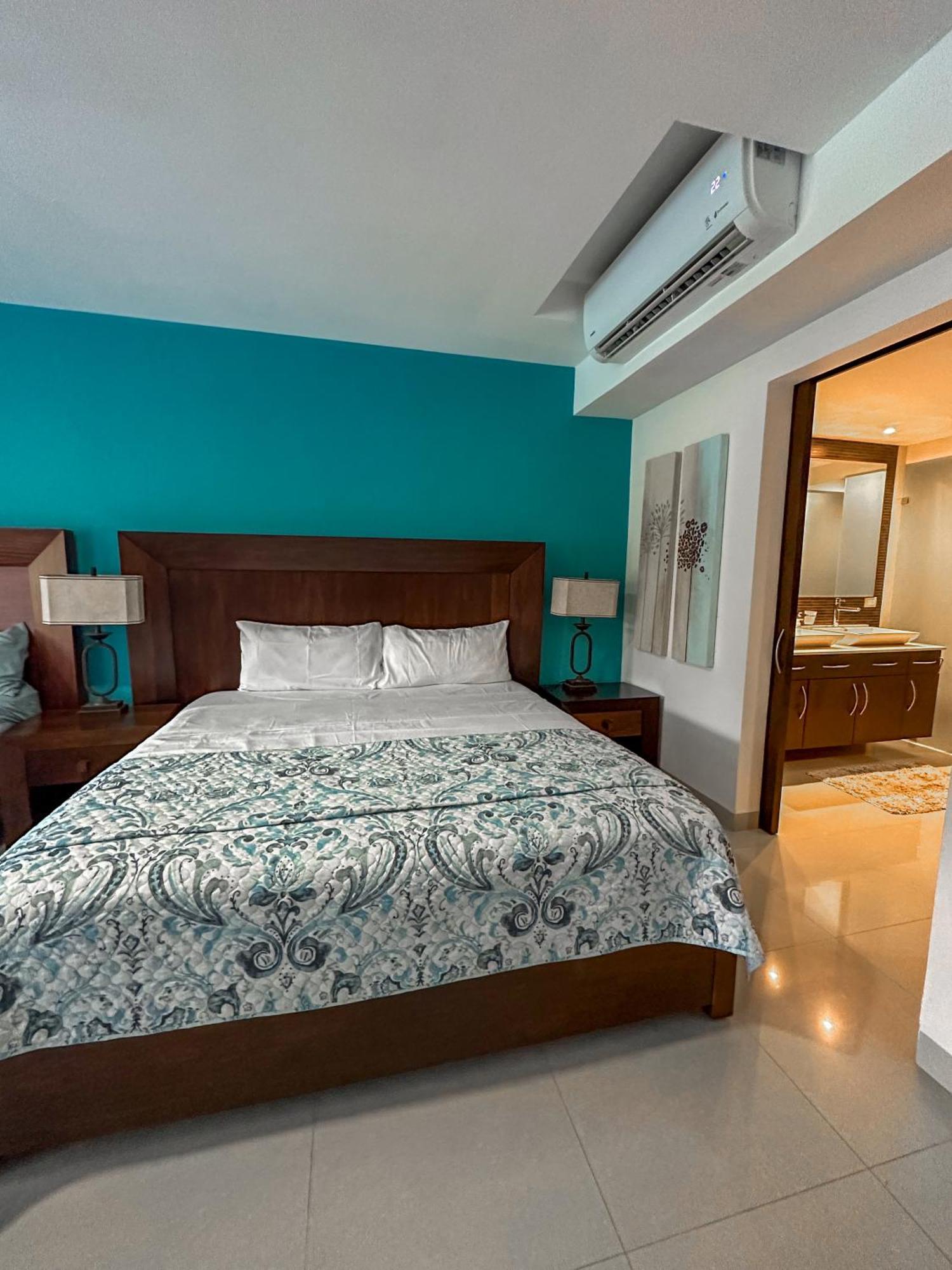 Luxury Beachfront At Mareazul Apartment