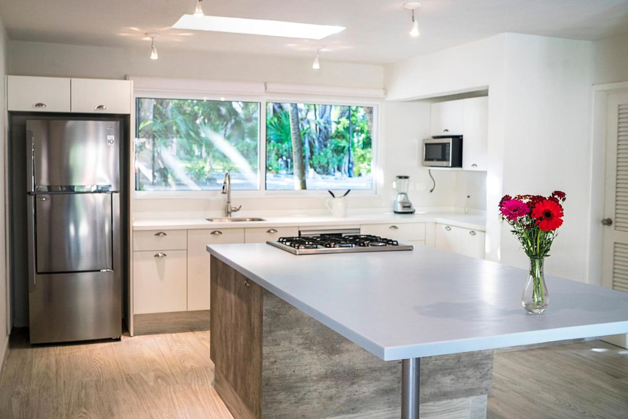 Сasa de vacaciones 3br Home, Steps From Spectacular Beach, Private Pool