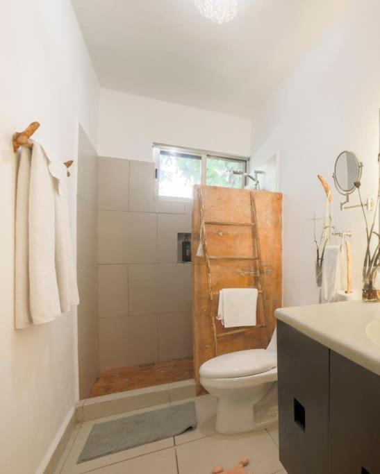 Apartment Lovely 2 Bdrm In Gated Community & Pool View