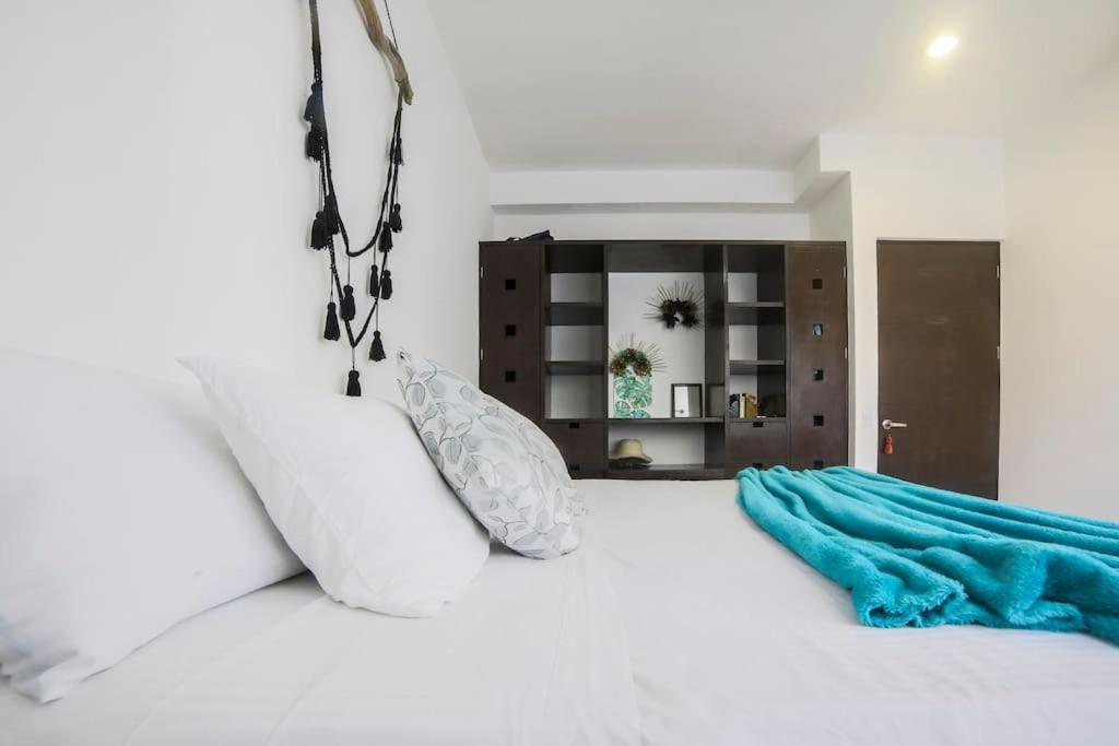 Lovely 2 Bdrm In Gated Community & Pool View * Playa del Carmen