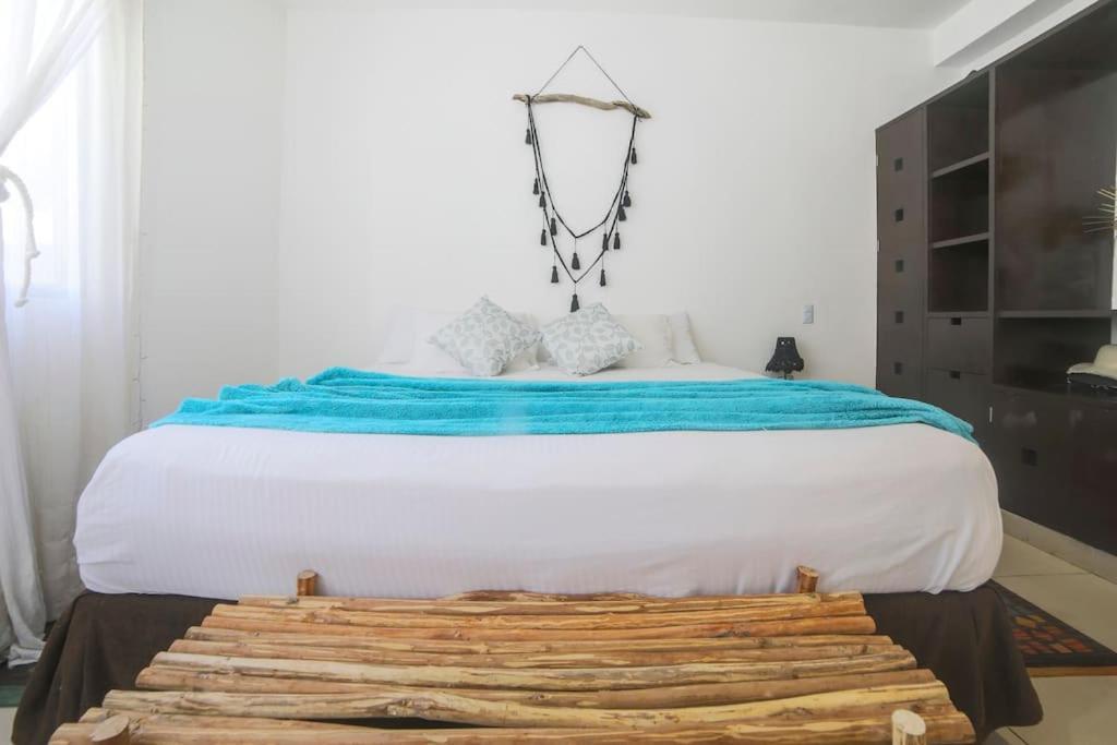 Lovely 2 Bdrm In Gated Community & Pool View Playa del Carmen