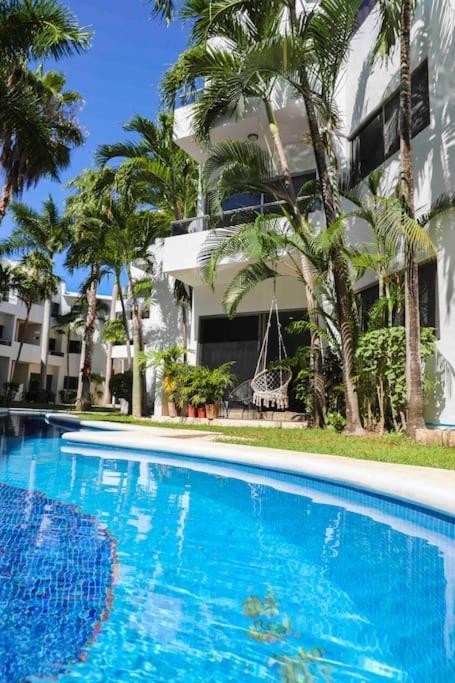 Lovely 2 Bdrm In Gated Community & Pool View