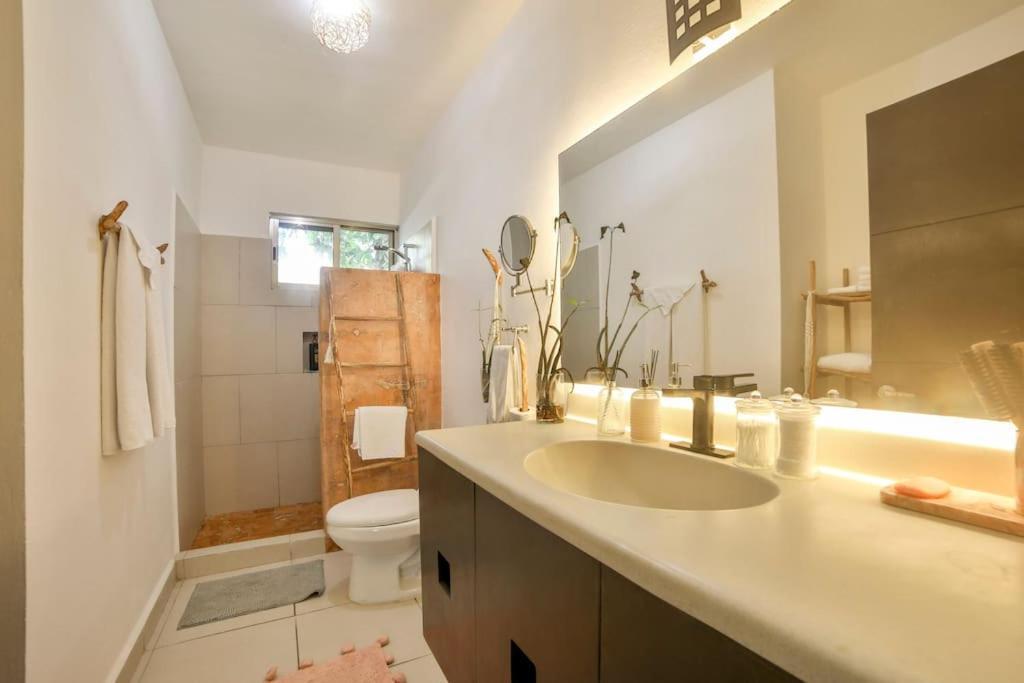Apartment Lovely 2 Bdrm In Gated Community & Pool View