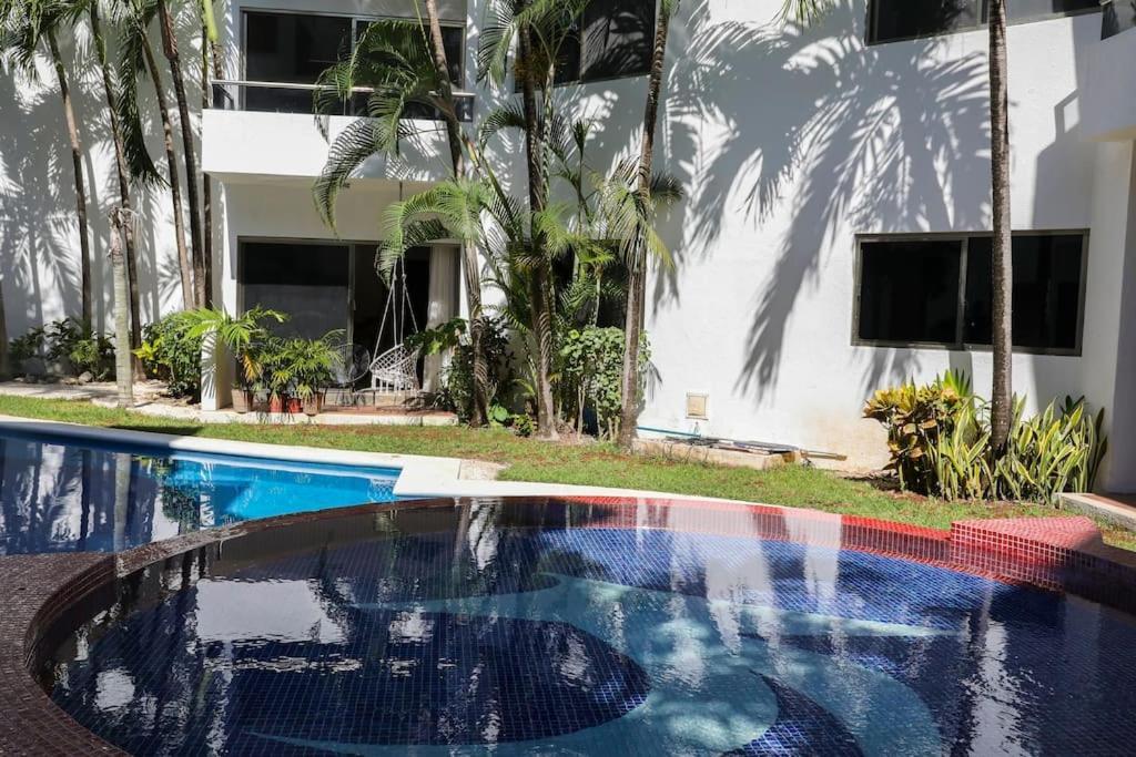 Lovely 2 Bdrm In Gated Community & Pool View Apartment
