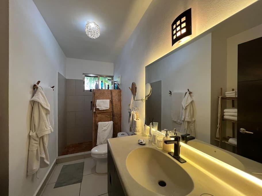 Apartment Lovely 2 Bdrm In Gated Community & Pool View