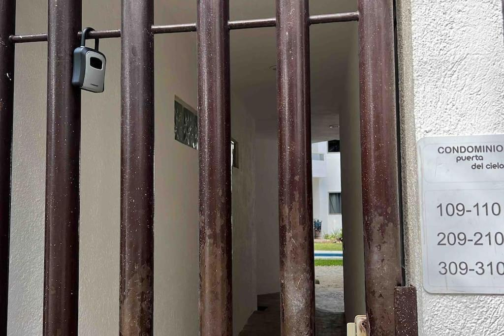 Apartment Lovely 2 Bdrm In Gated Community & Pool View *