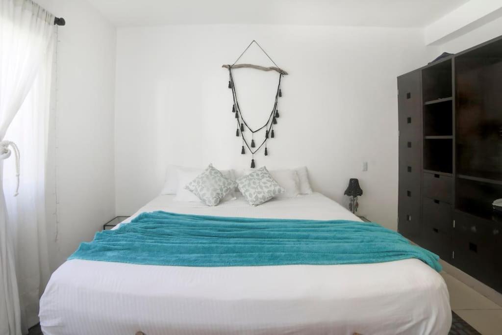 Apartment Lovely 2 Bdrm In Gated Community & Pool View *