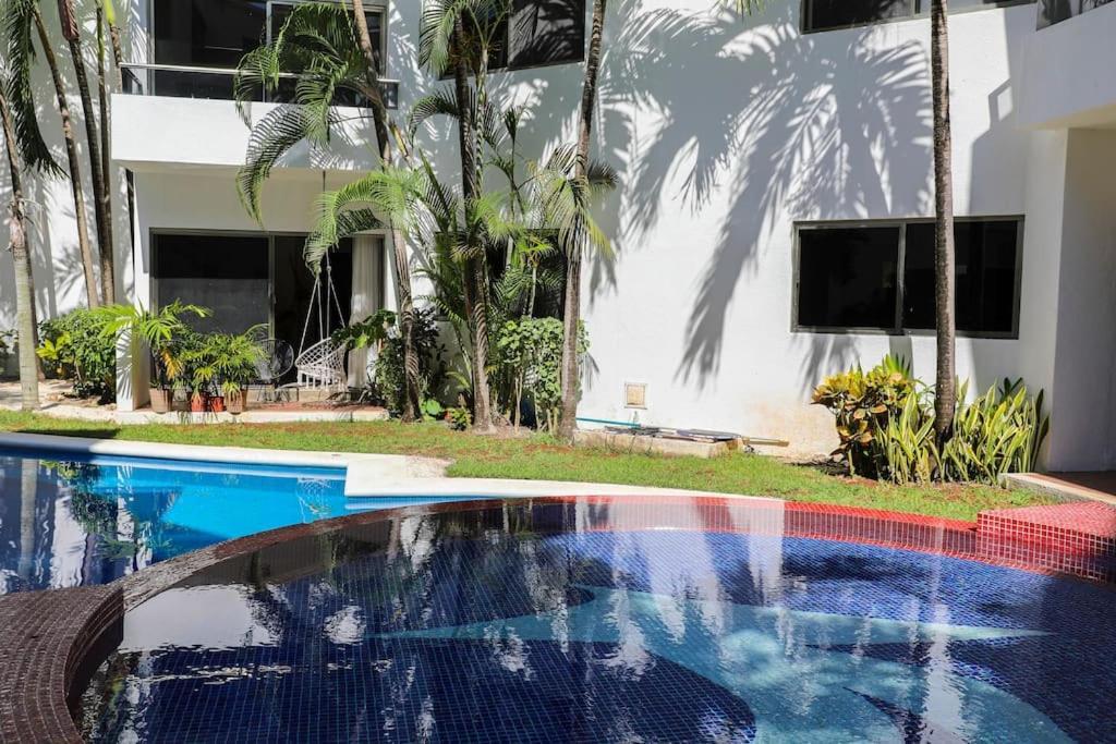 Lovely 2 Bdrm In Gated Community & Pool View Playa del Carmen