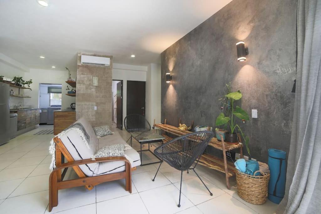 Lovely 2 Bdrm In Gated Community & Pool View * Playa del Carmen