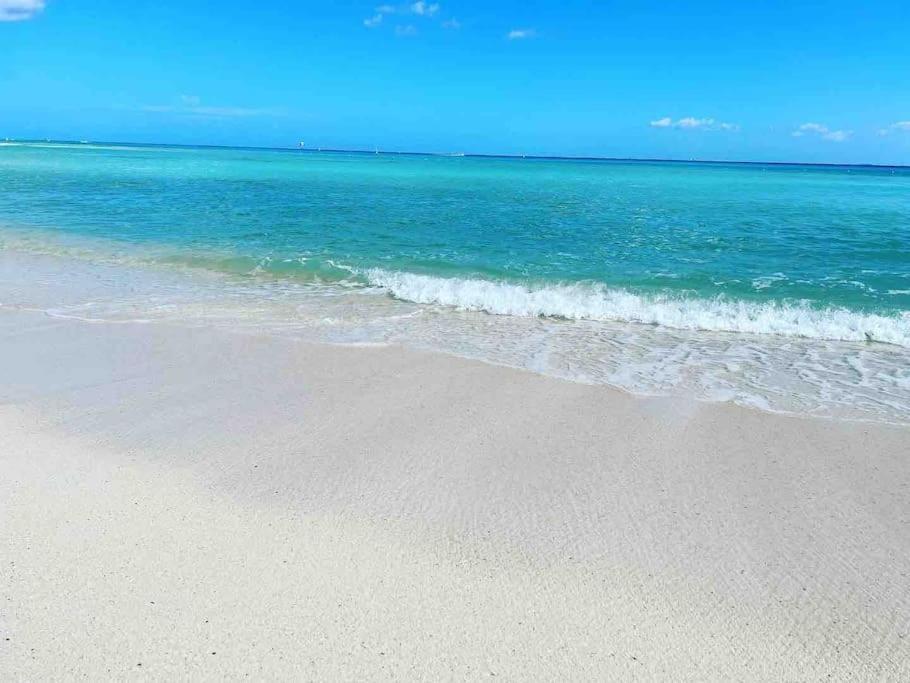 Lovely 2 Bdrm In Gated Community & Pool View Apartment Playa del Carmen