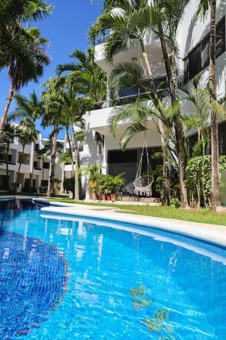 Lovely 2 Bdrm In Gated Community & Pool View *