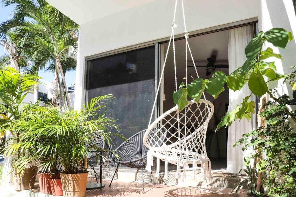 Lovely 2 Bdrm In Gated Community & Pool View Playa del Carmen