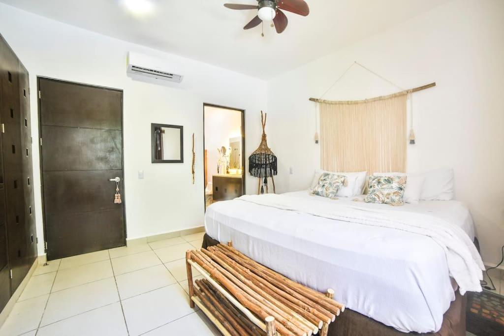 Lovely 2 Bdrm In Gated Community & Pool View Apartment
