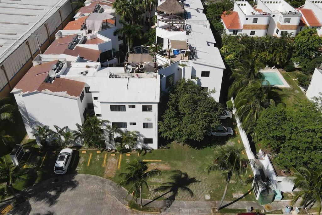 Apartment Lovely 2 Bdrm In Gated Community & Pool View