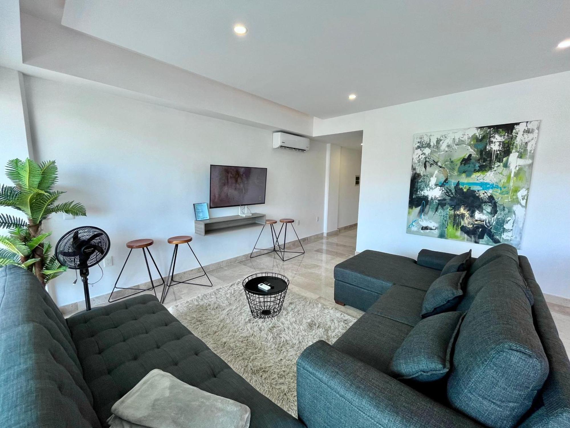 Spectacular Views And Comfort In *