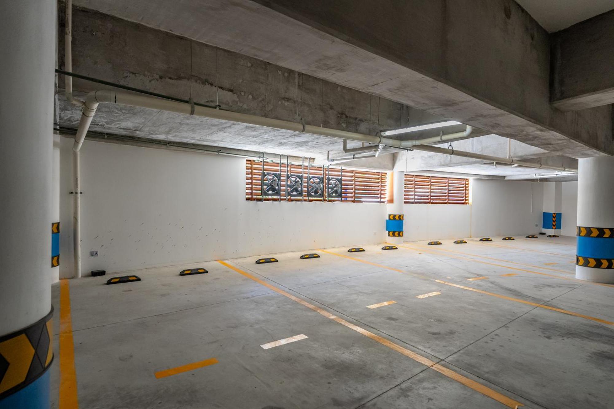 Marila Ocean View Parking Gym *