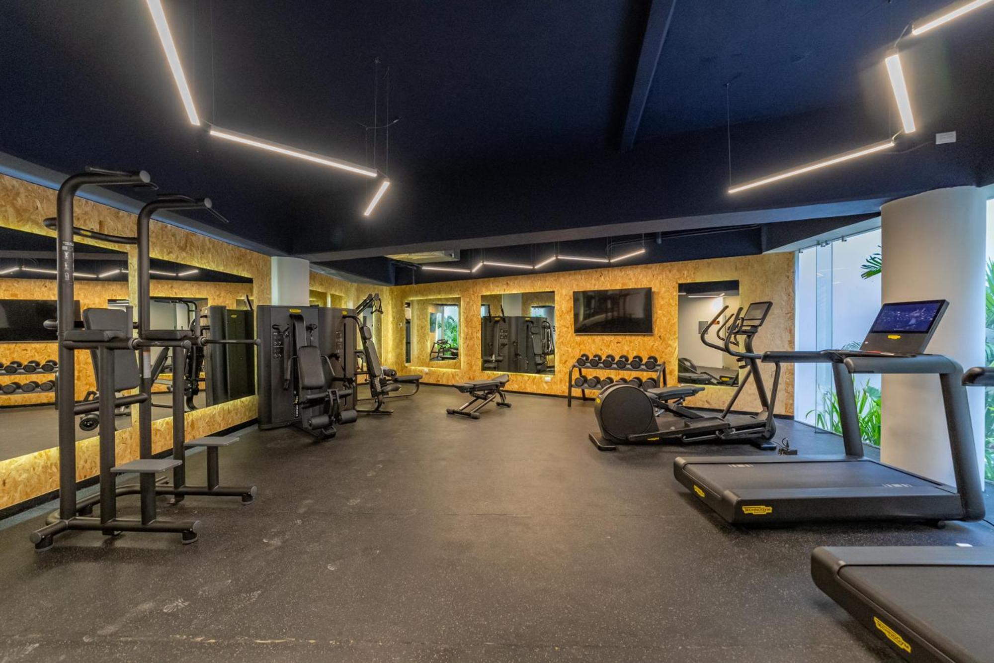 Marila Ocean View Parking Gym *