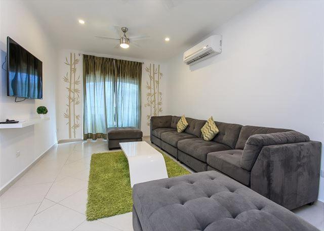 Apartment Magic Ph Steps From Mamitas Beach!