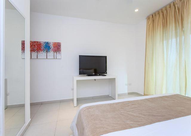 Magic Ph Steps From Mamitas Beach! Apartment *