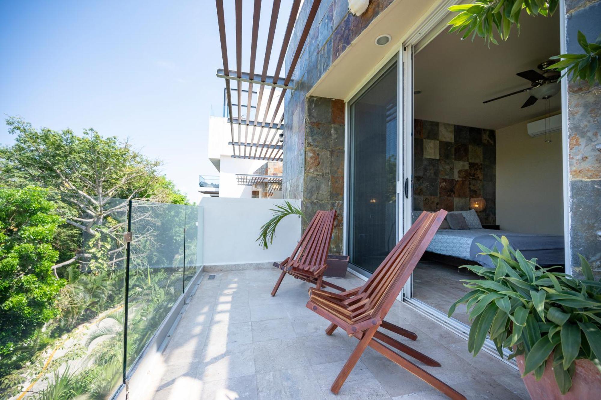 Apartment Spacious & Serene Penthouse With Rooftop, Jungle Views, Prime Location Steps To & 5th Ave