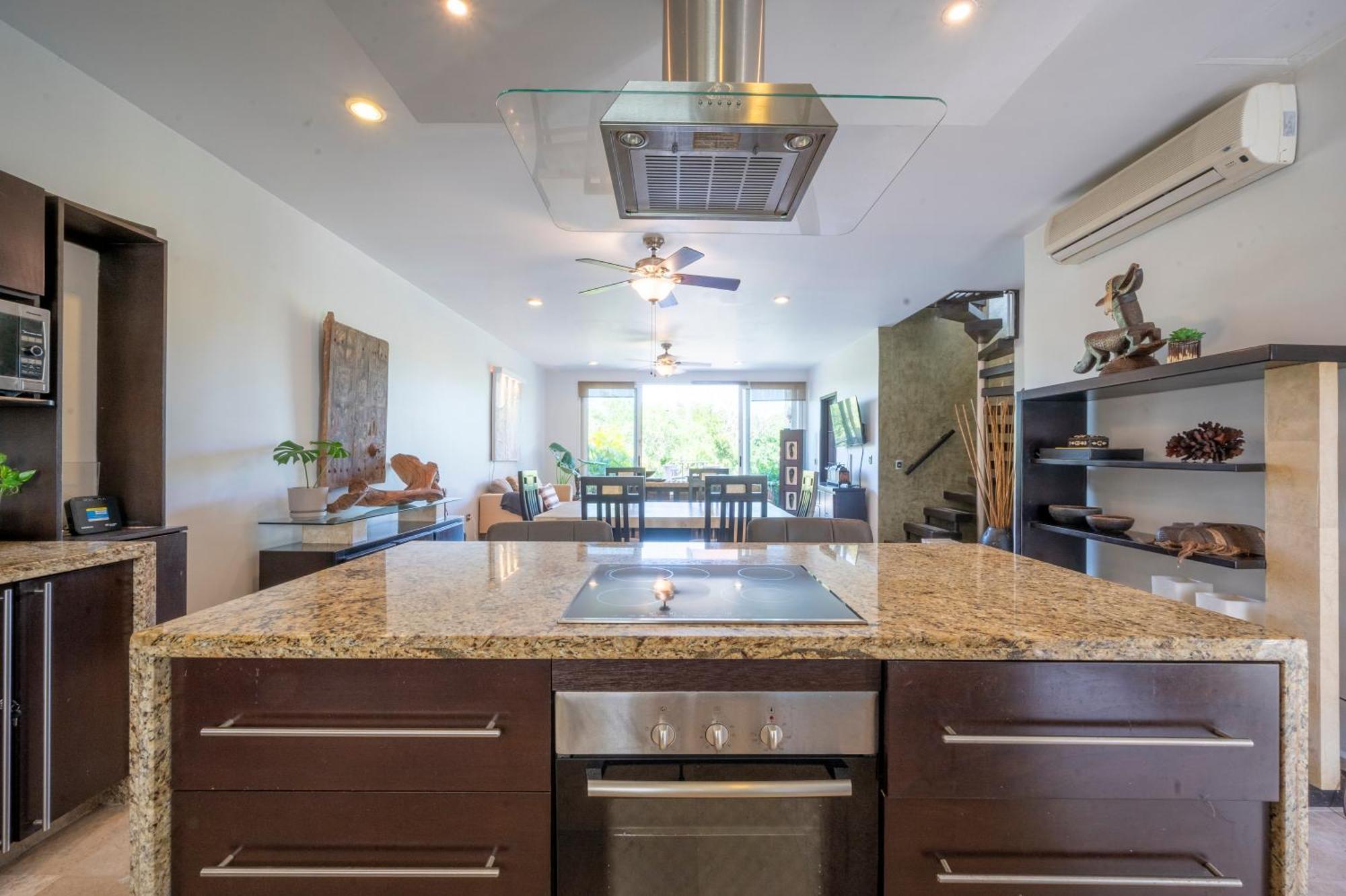 Apartment Spacious & Serene Penthouse With Rooftop, Jungle Views, Prime Location Steps To & 5th Ave Playa del Carmen
