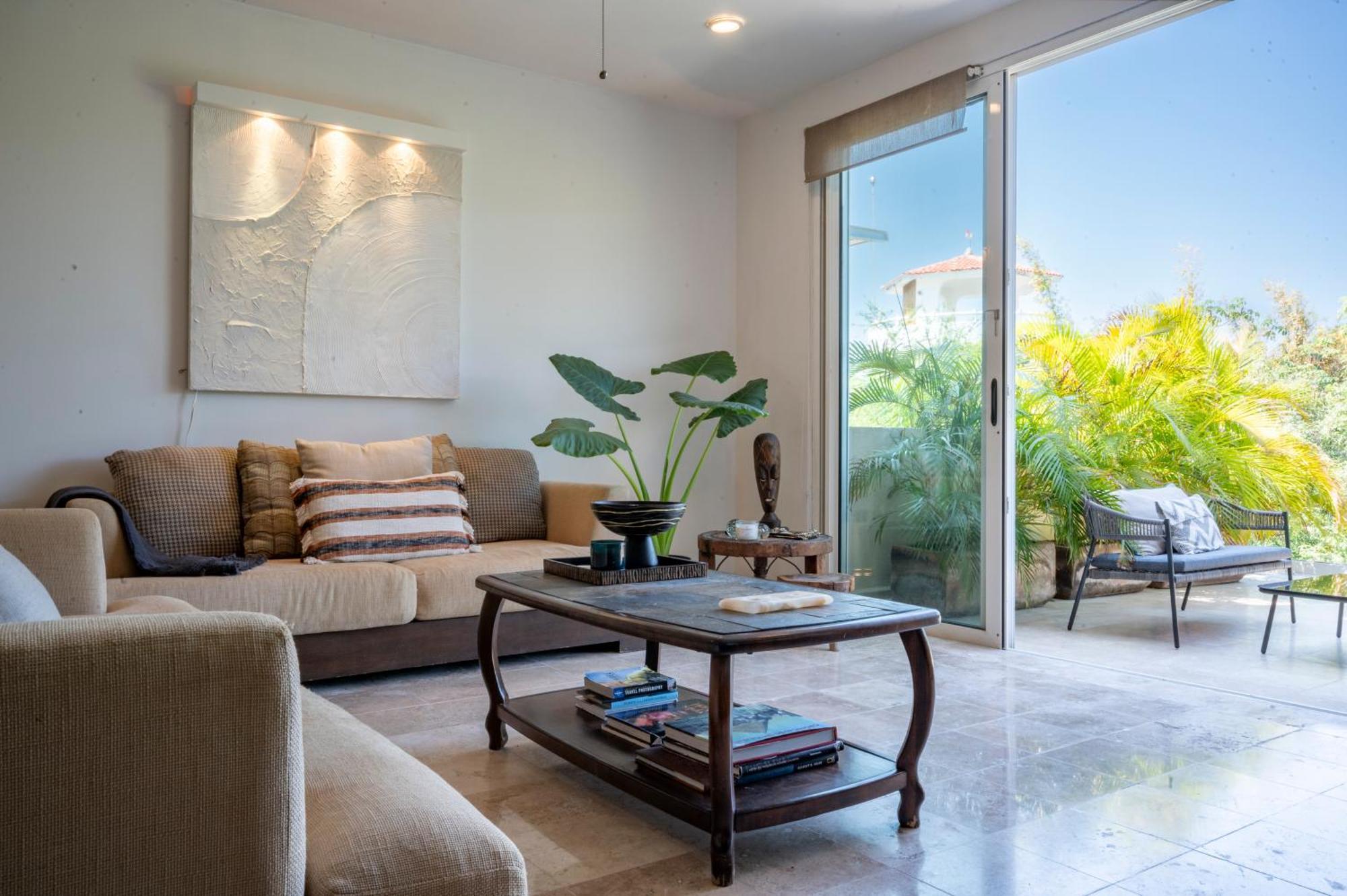 Apartment Spacious & Serene Penthouse With Rooftop, Jungle Views, Prime Location Steps To & 5th Ave