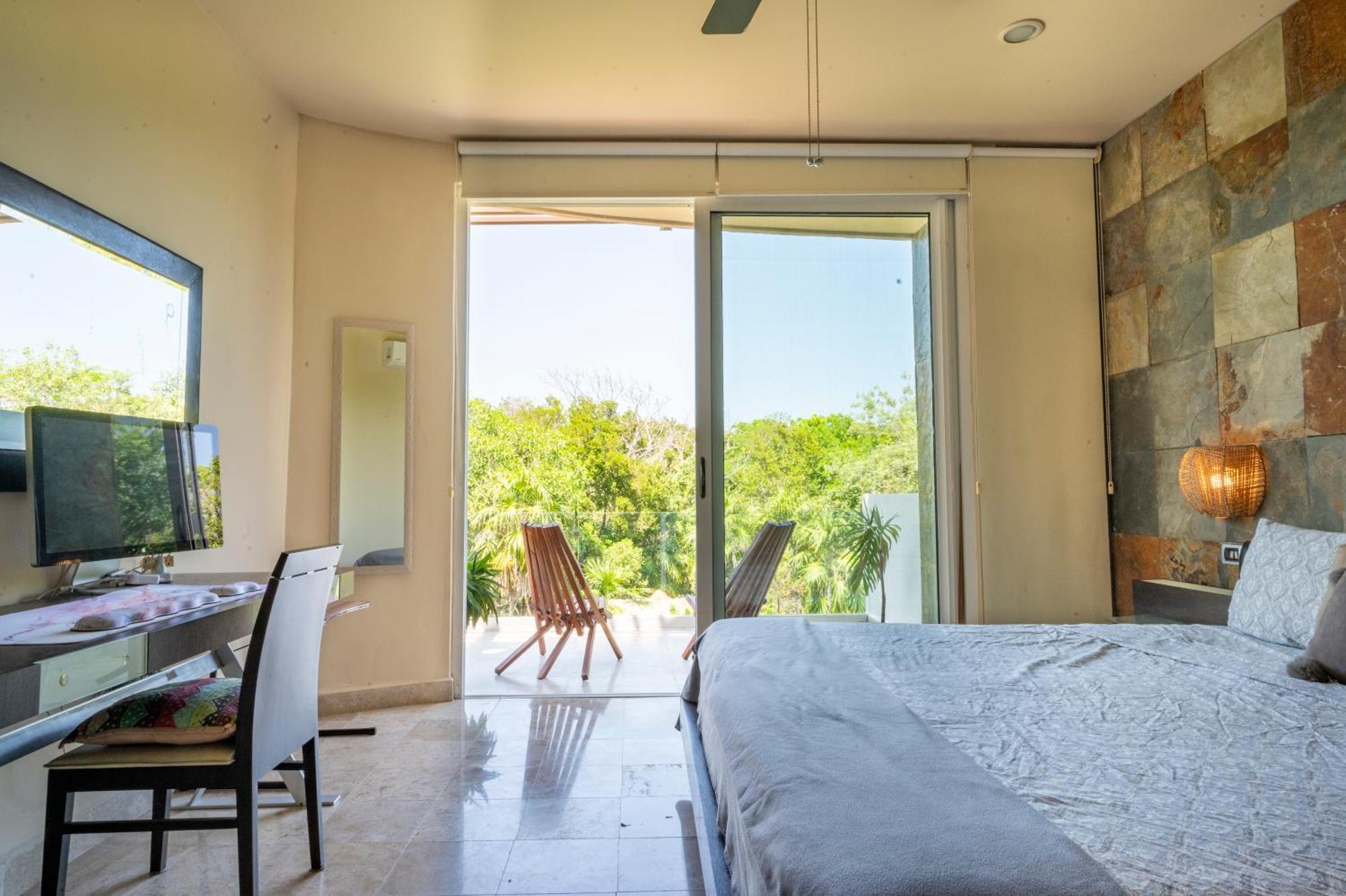 Apartment Spacious & Serene Penthouse With Rooftop, Jungle Views, Prime Location Steps To & 5th Ave *