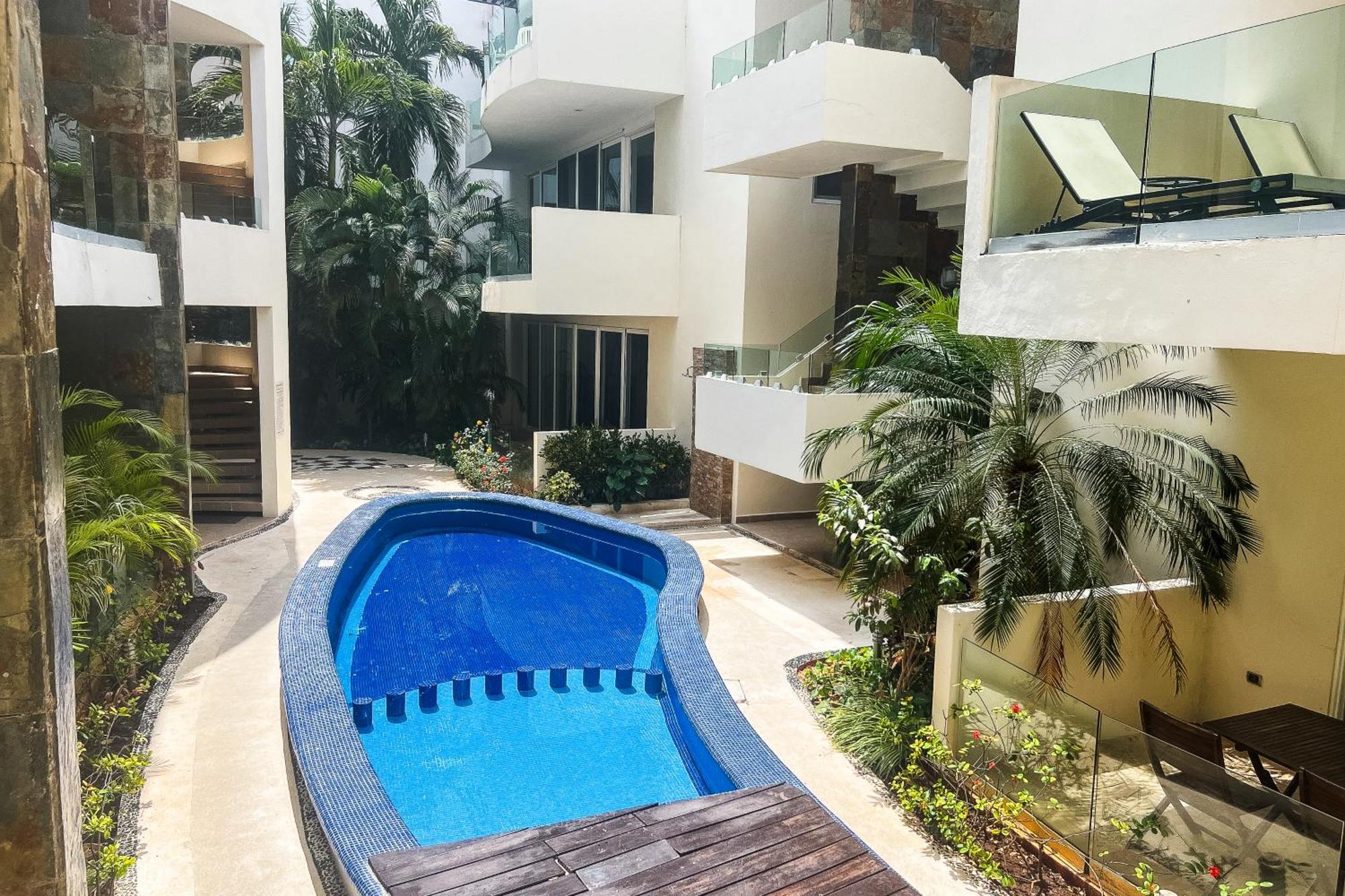 Spacious & Serene Penthouse With Rooftop, Jungle Views, Prime Location Steps To & 5th Ave Apartment