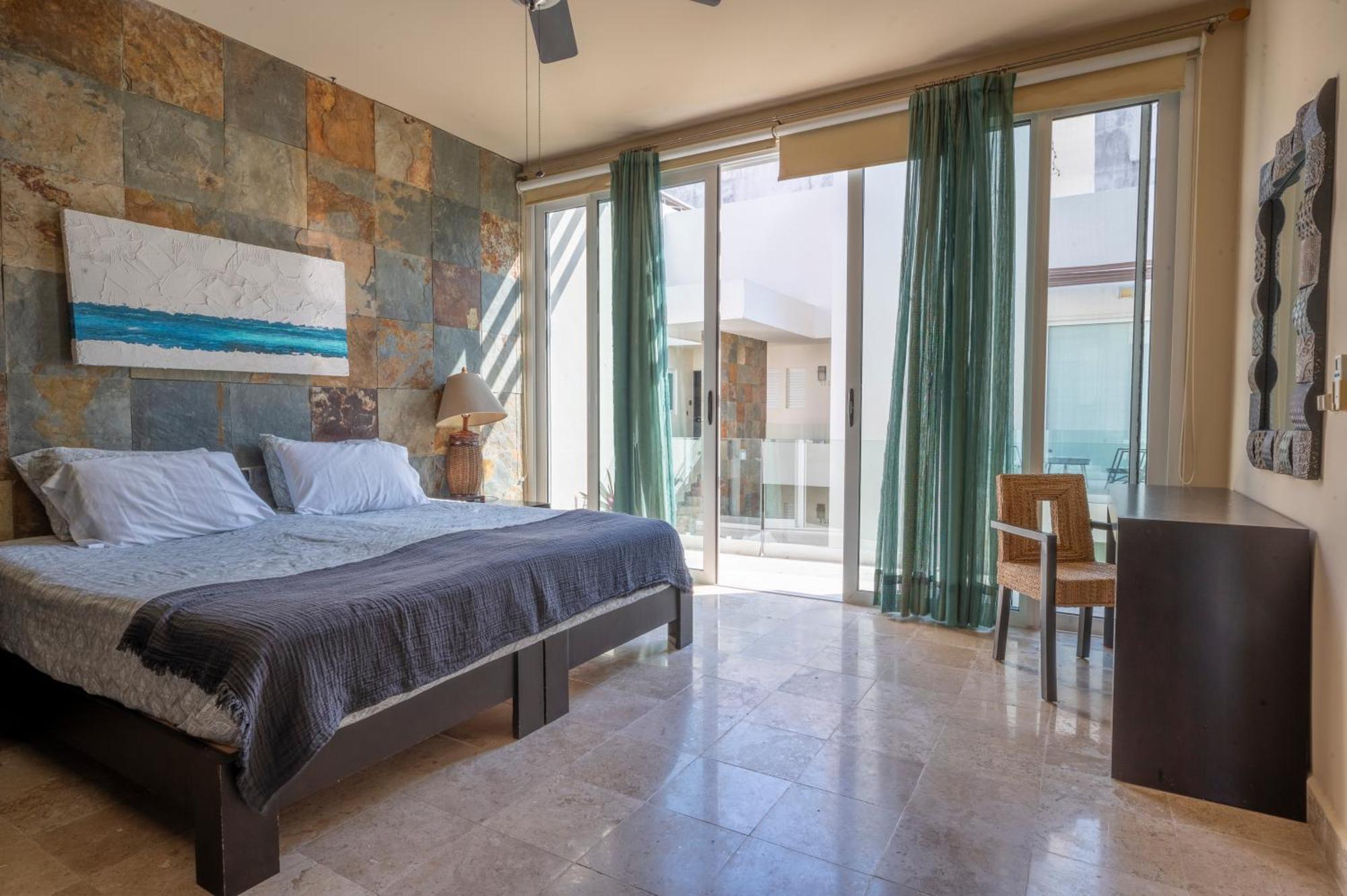 Apartment Spacious & Serene Penthouse With Rooftop, Jungle Views, Prime Location Steps To & 5th Ave Playa del Carmen