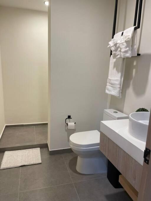 Stylish Condo, 2bdr, Steps To 5th Ave, Close To Beach! * Playa del Carmen