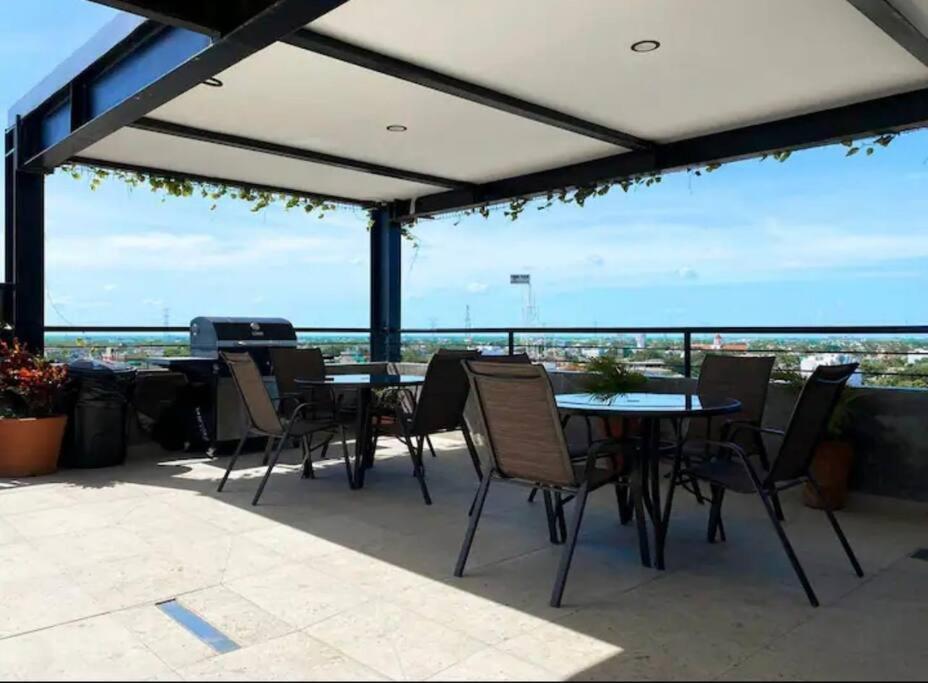 Stylish Condo, 2bdr, Steps To 5th Ave, Close To Beach! *