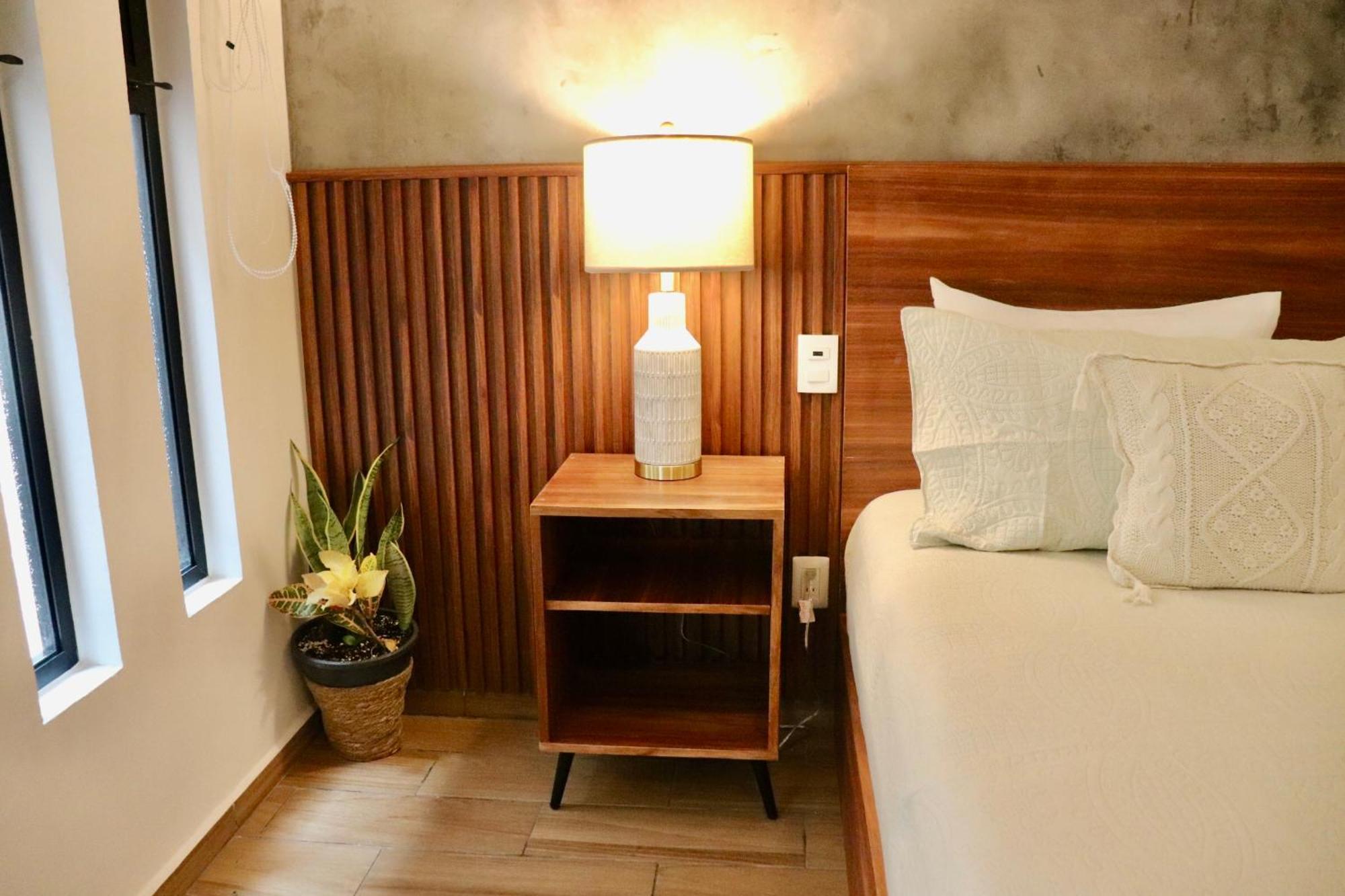 Sunset Kin Apartment *