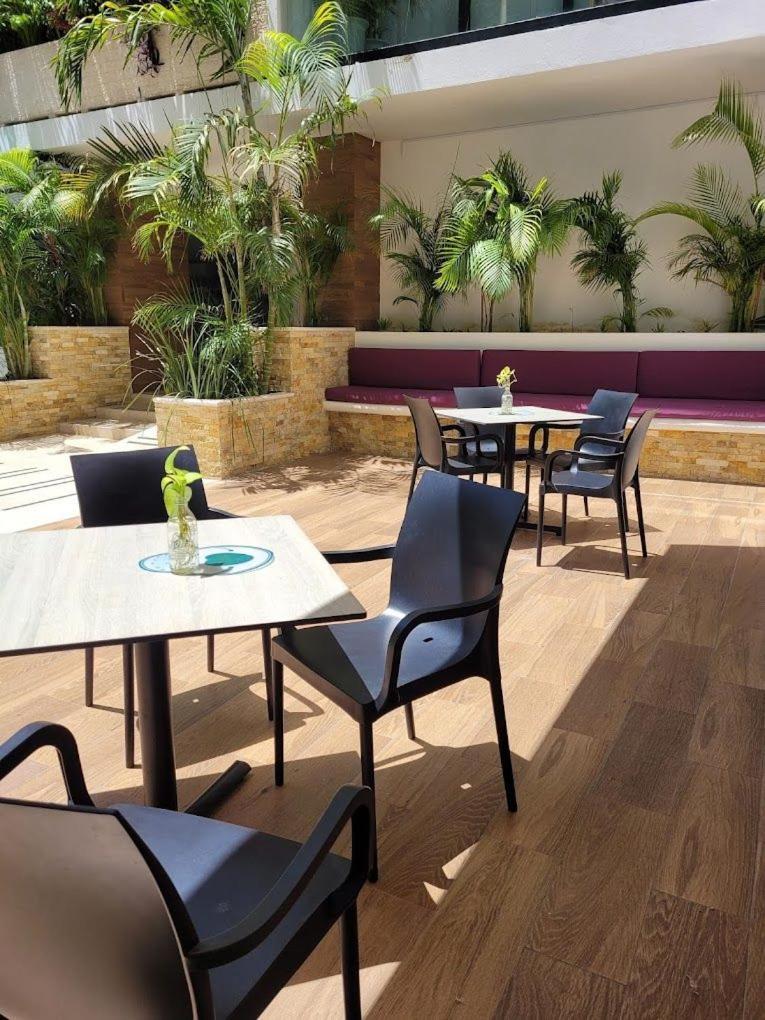 Aura With Balcony, Pool, Gym & Sauna *